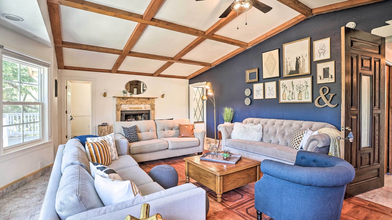 Photo of Livingroom in Crestline
