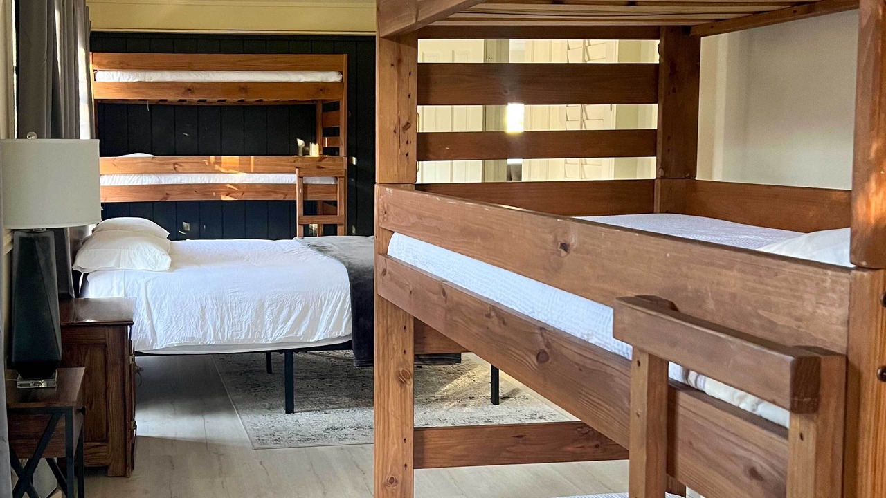 Photo of Bedroom in Crestline