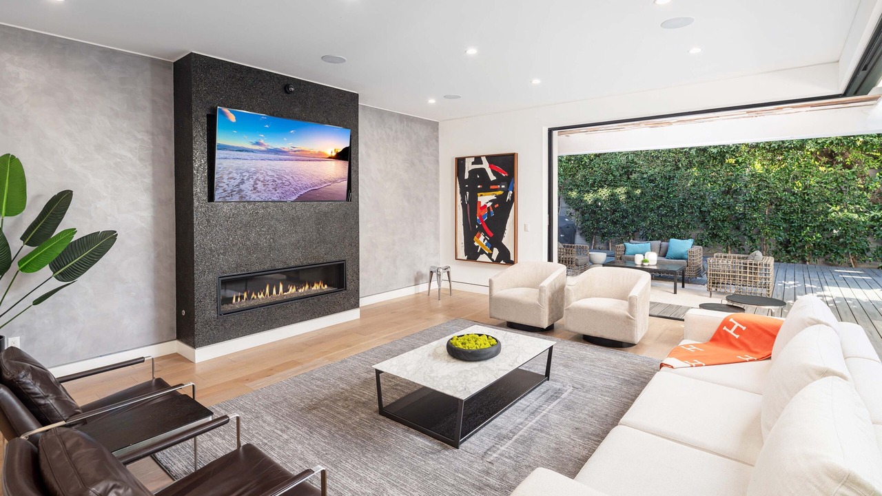 Photo of Bedroom in Beverly Grove