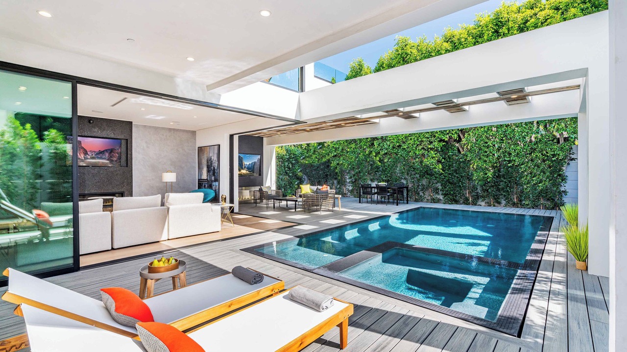 Photo of Outdoor in Beverly Grove