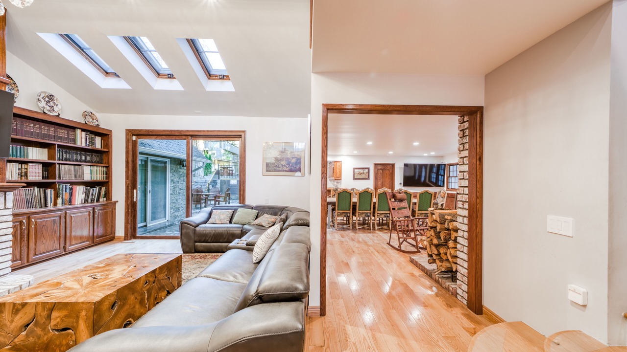 Photo of Livingroom in Fox Farm