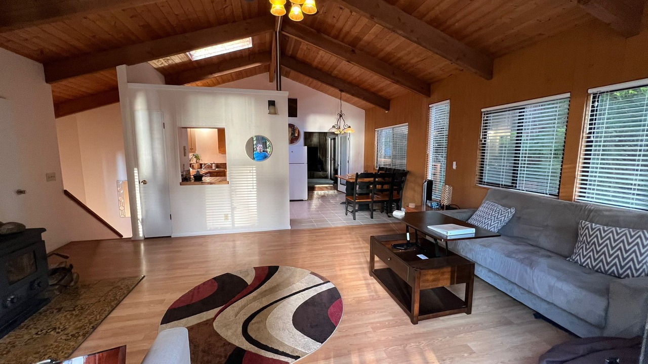 Photo of Livingroom in Anchor Bay
