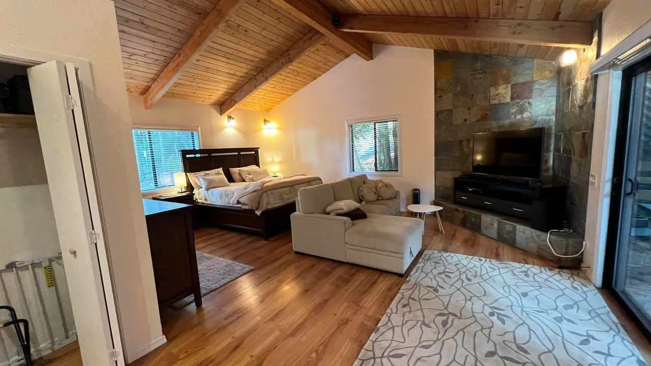 Photo of Livingroom in Anchor Bay