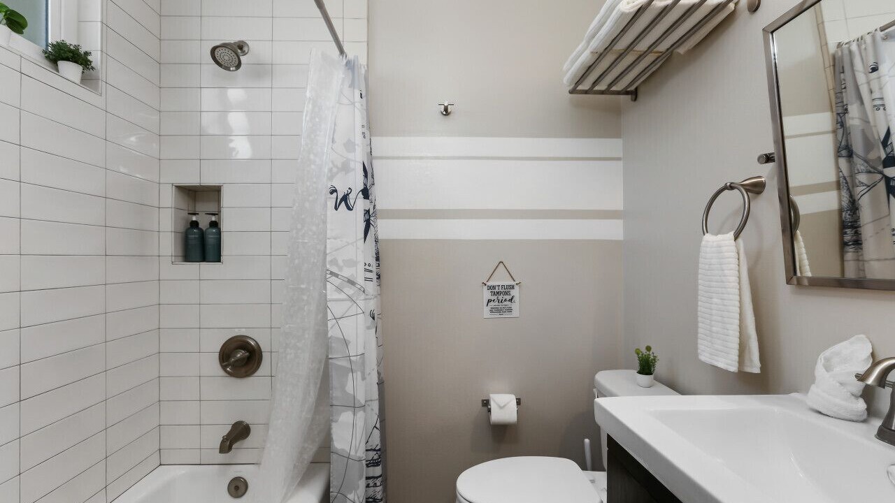 Photo of Bathroom in Belmont Shore
