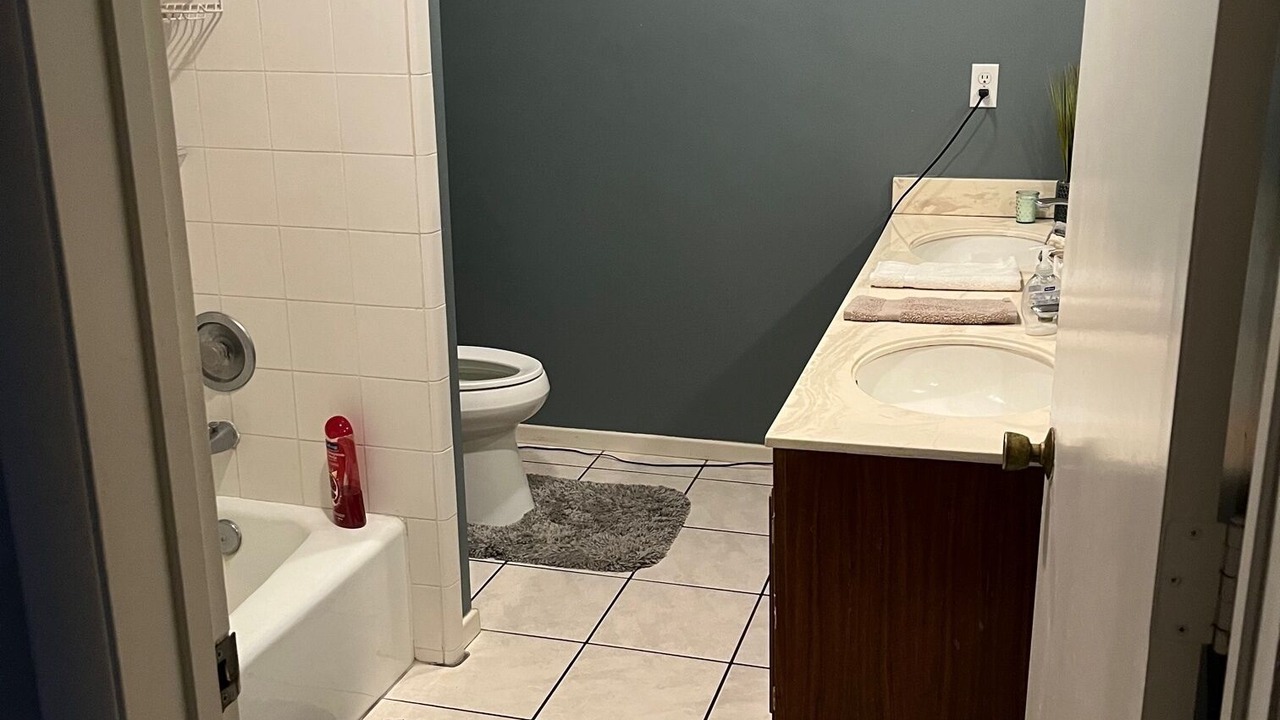 Photo of Bathroom in Orange