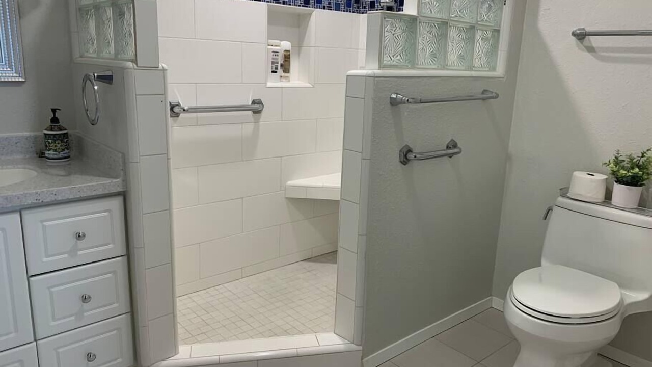 Photo of Bathroom in Mariposa