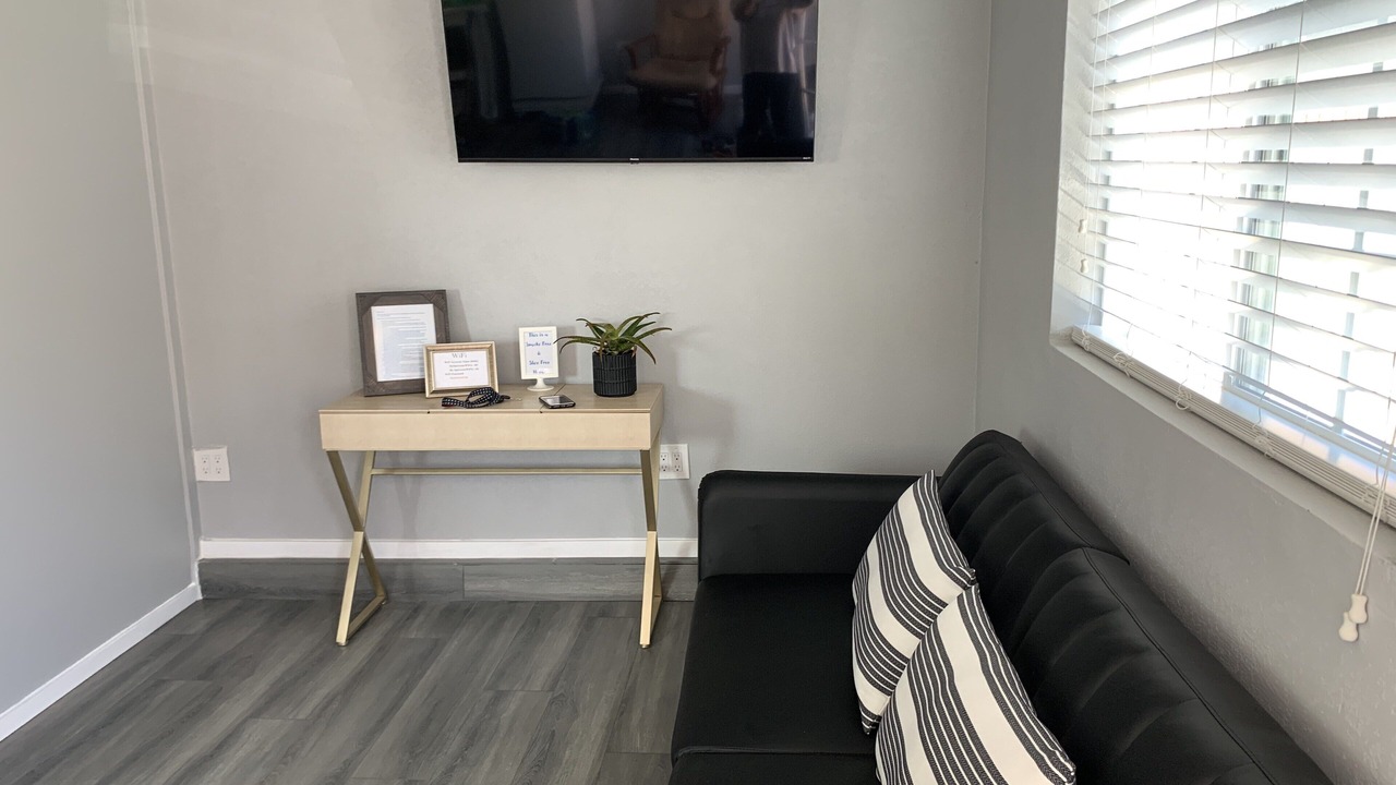 Photo of Livingroom in Hawthorne