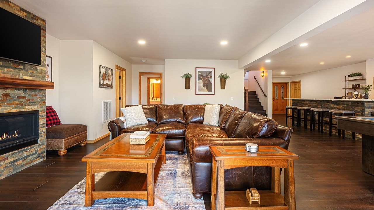 Photo of Livingroom in Castle Glen Estates
