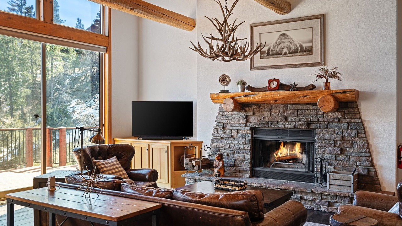 Photo of Livingroom in Castle Glen Estates