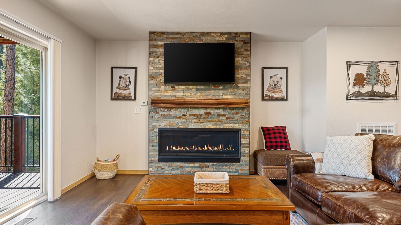 Photo of Livingroom in Castle Glen Estates