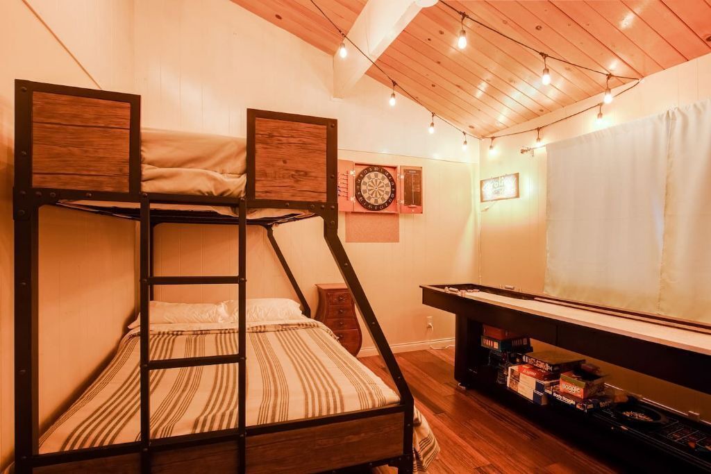 Photo of Bedroom in Crestline