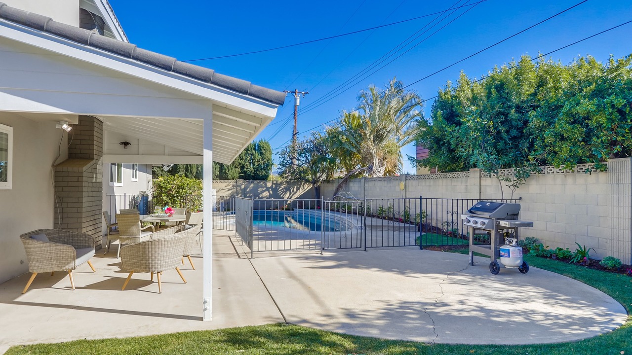 Photo of Outdoor in Orange