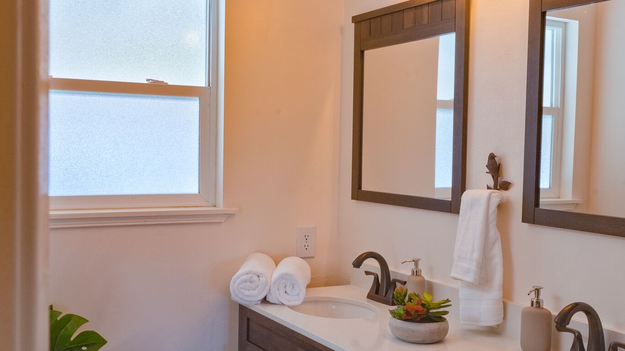 Photo of Bathroom in Groveland