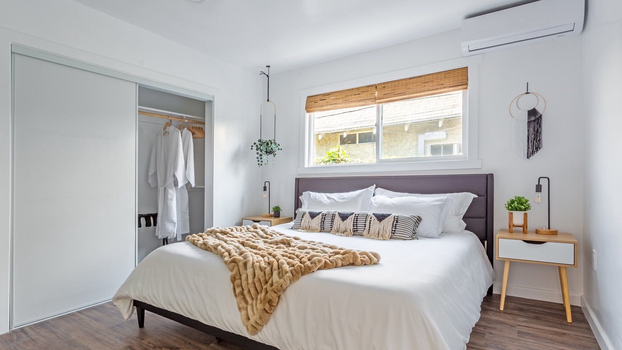 Photo of Bedroom in East Pasadena