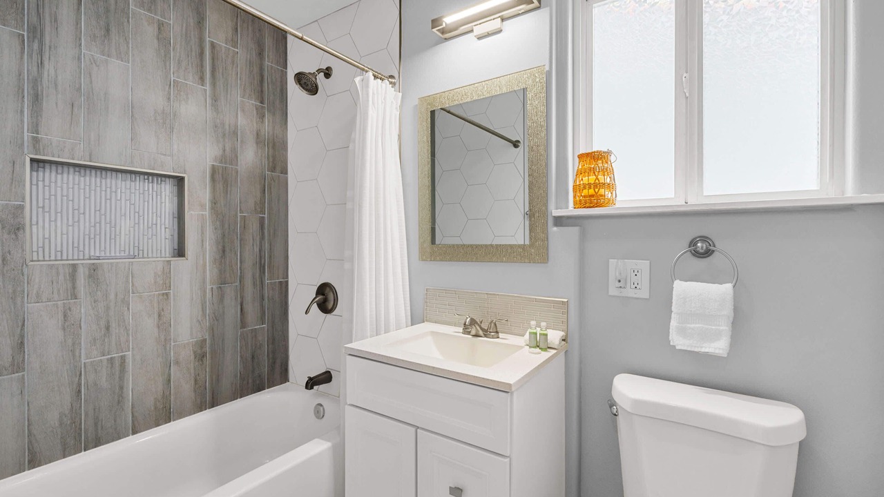 Photo of Bathroom in Central Mission Beach