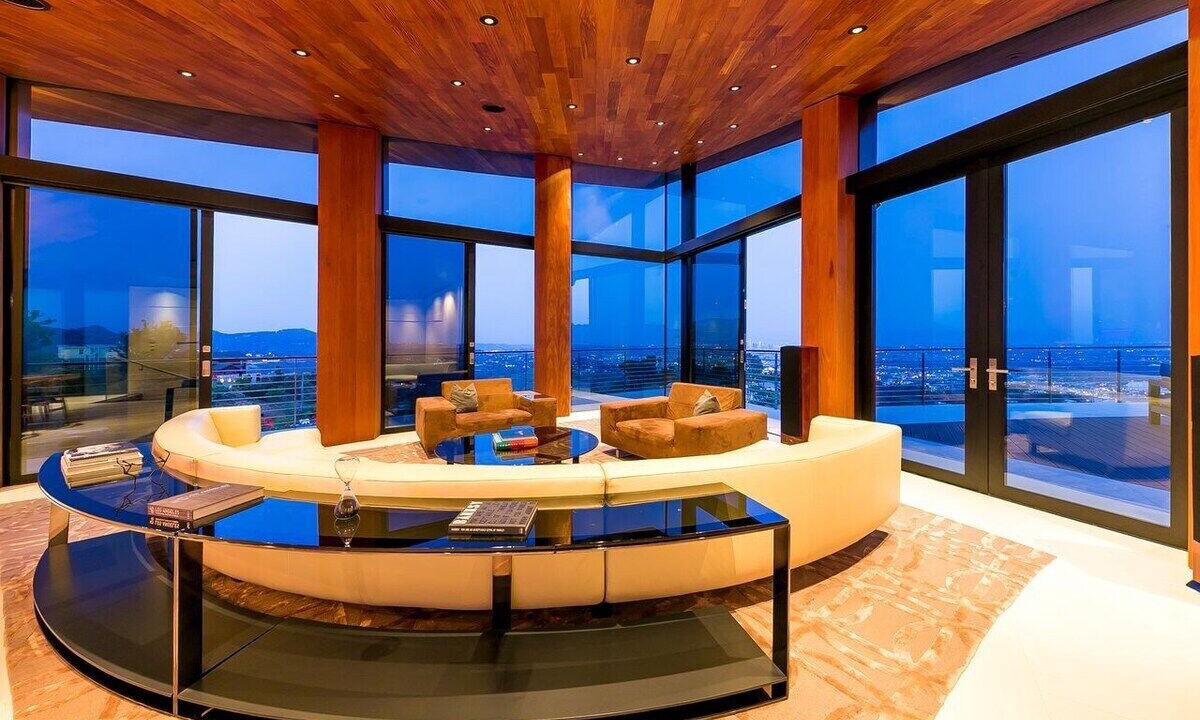 Photo of Others in Hollywood Hills