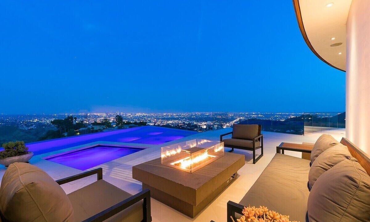Photo of Outdoor in Hollywood Hills