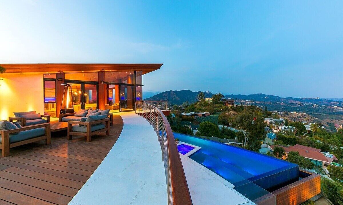 Photo of Outdoor in Hollywood Hills