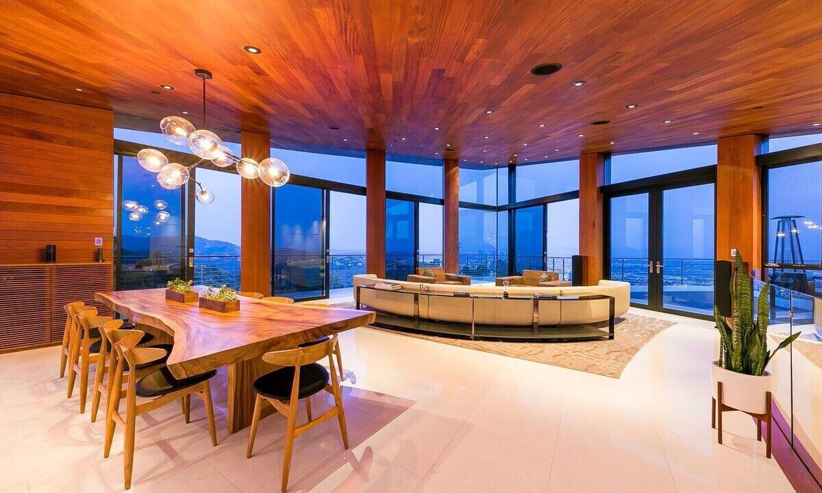 Photo of Others in Hollywood Hills