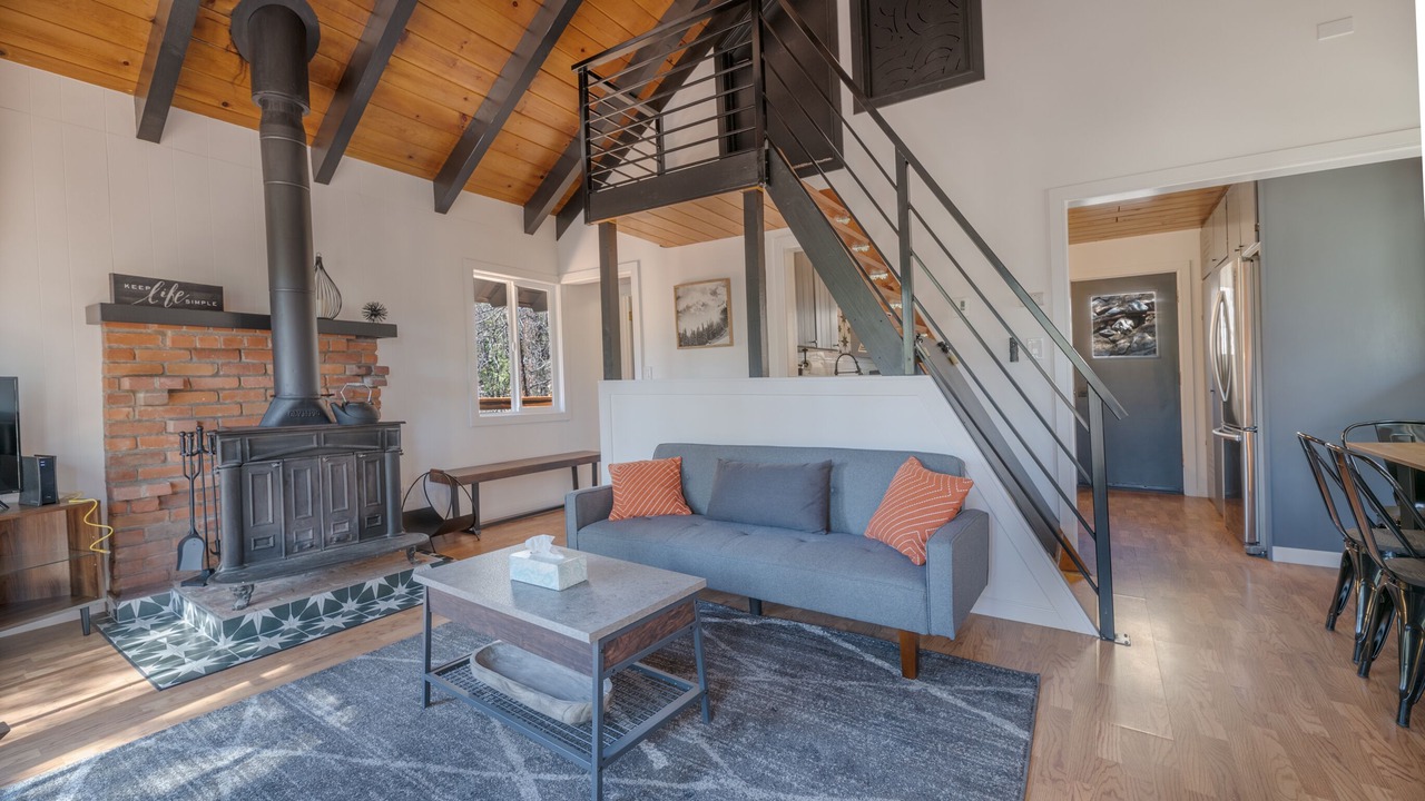 Photo of Livingroom in Fawnskin