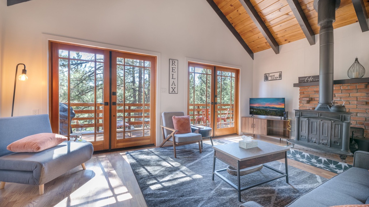Photo of Livingroom in Fawnskin