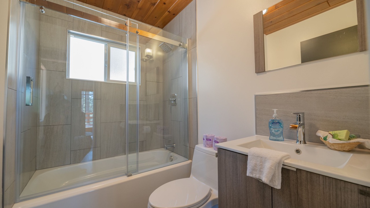 Photo of Bathroom in Fawnskin