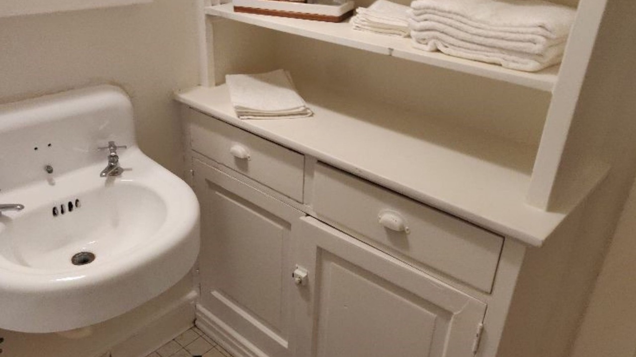 Photo of Bathroom in Oleander - Sunset
