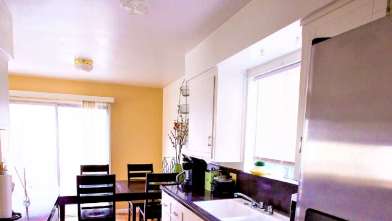 Photo of Kitchen in Oleander - Sunset