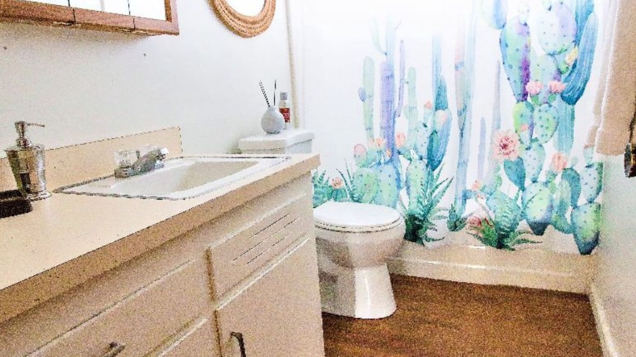 Photo of Bathroom in Oleander - Sunset