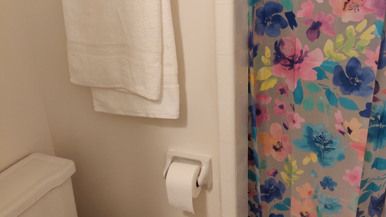 Photo of Bathroom in Oleander - Sunset