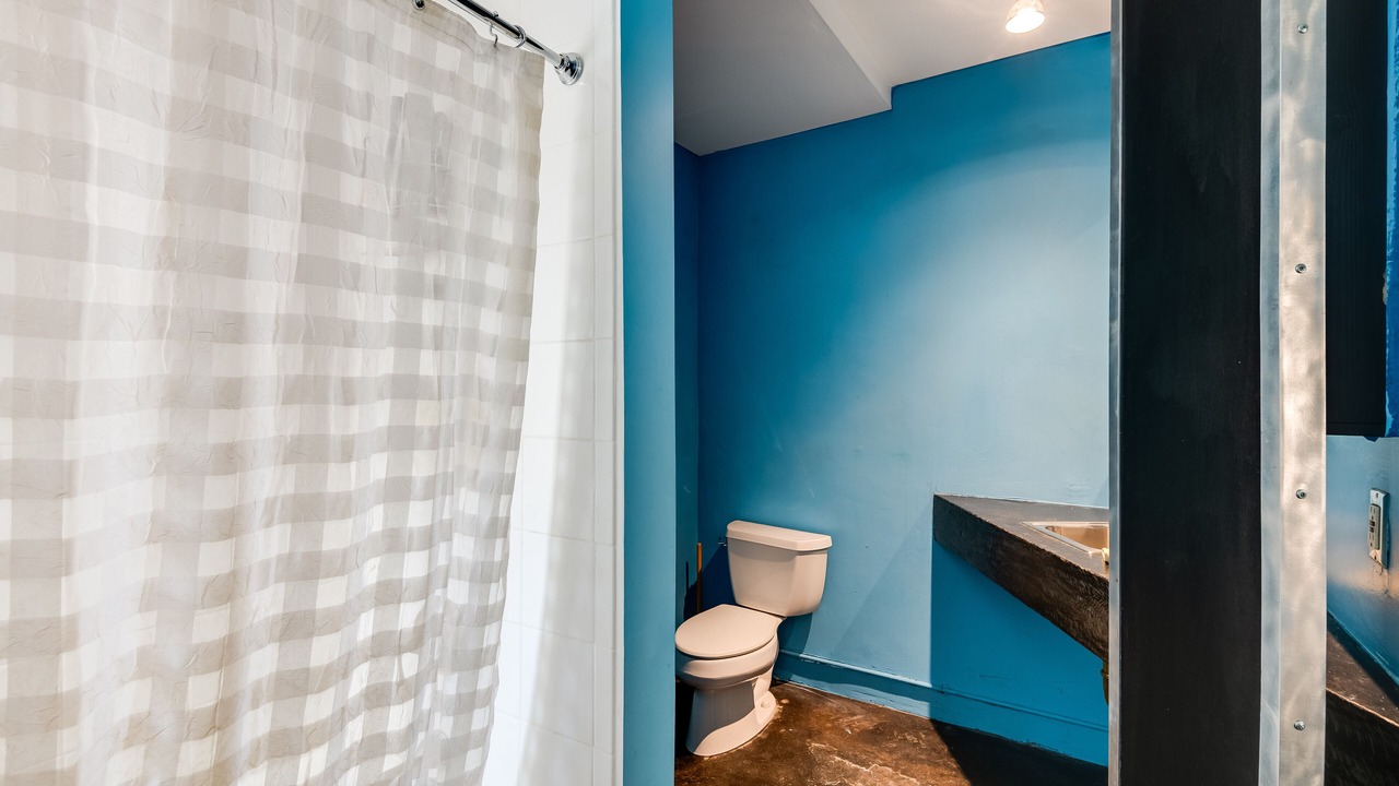 Photo of Bathroom in Chinatown