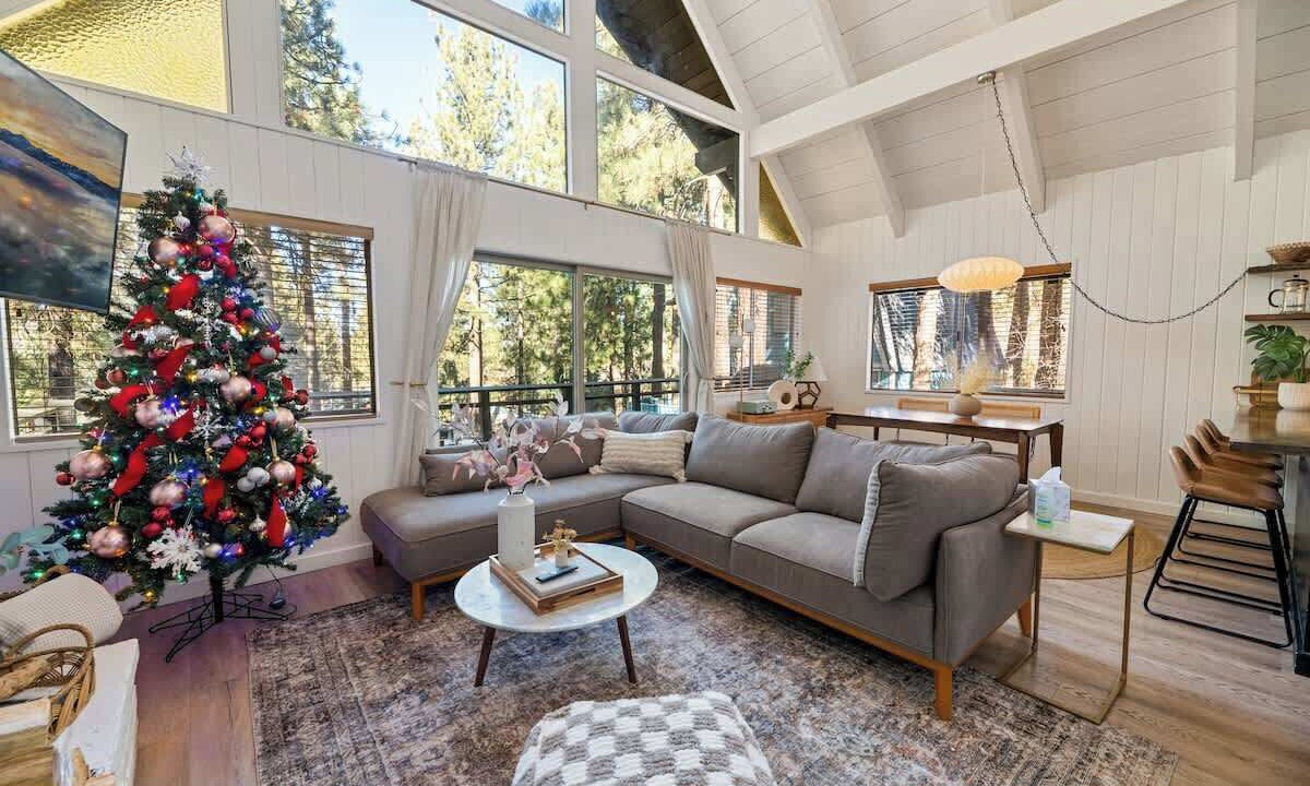 Photo of Livingroom in Moonridge