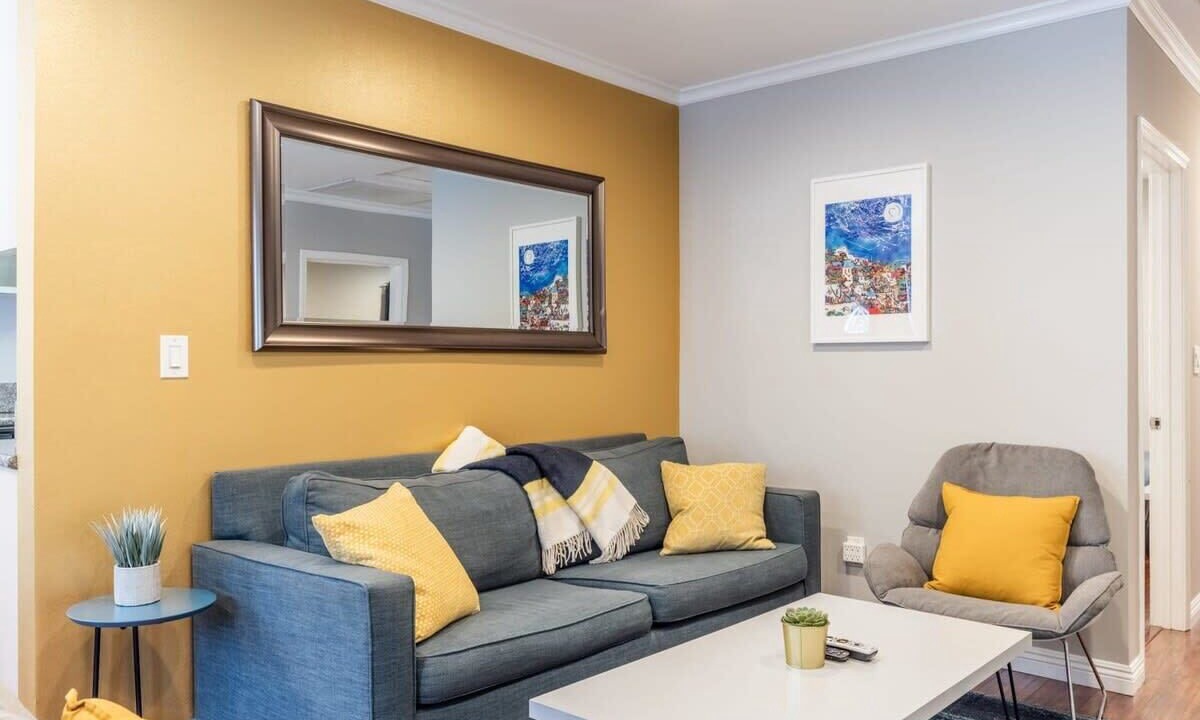 Photo of Livingroom in NoHo Arts District