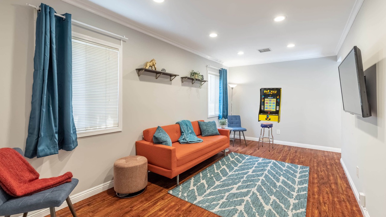 Photo of Bedroom in NoHo Arts District