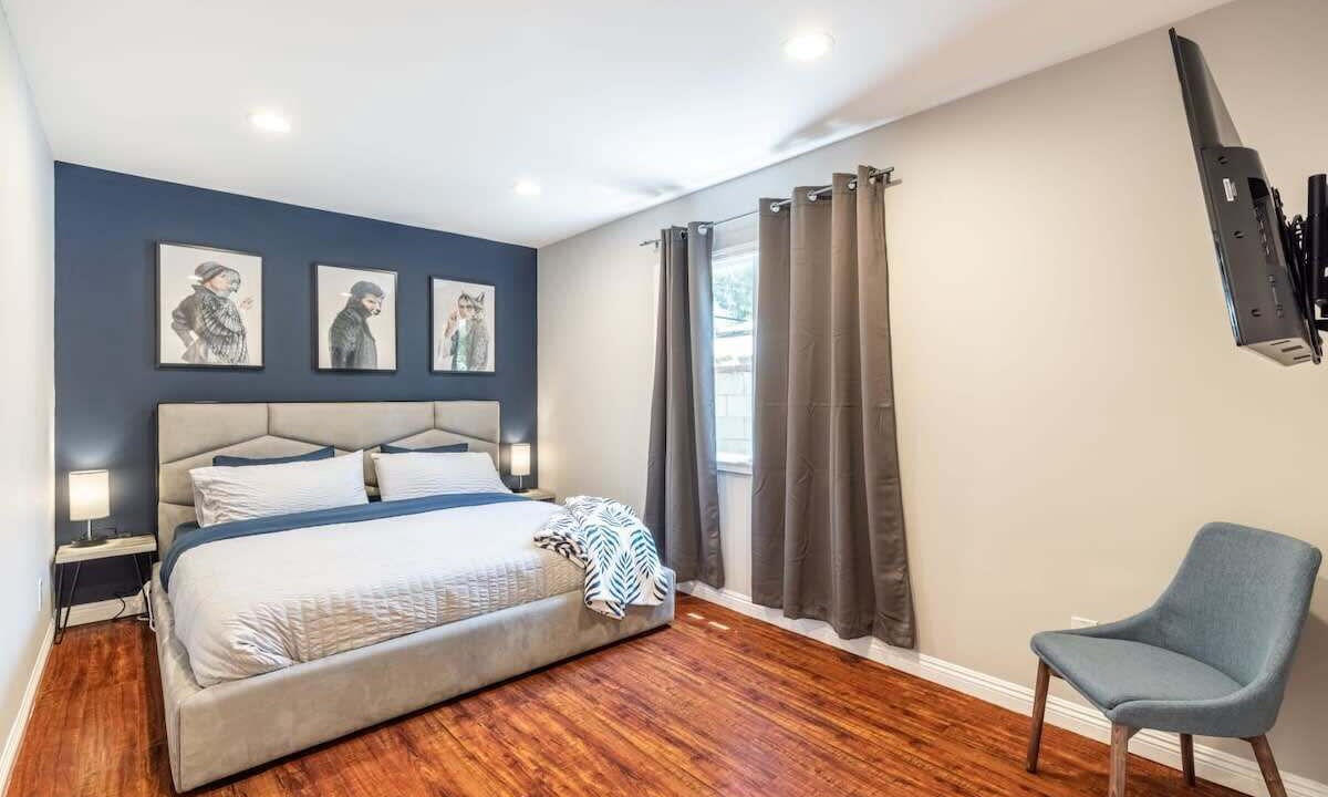 Photo of Bedroom in NoHo Arts District