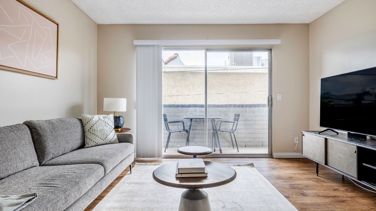Photo of Livingroom in Downtown