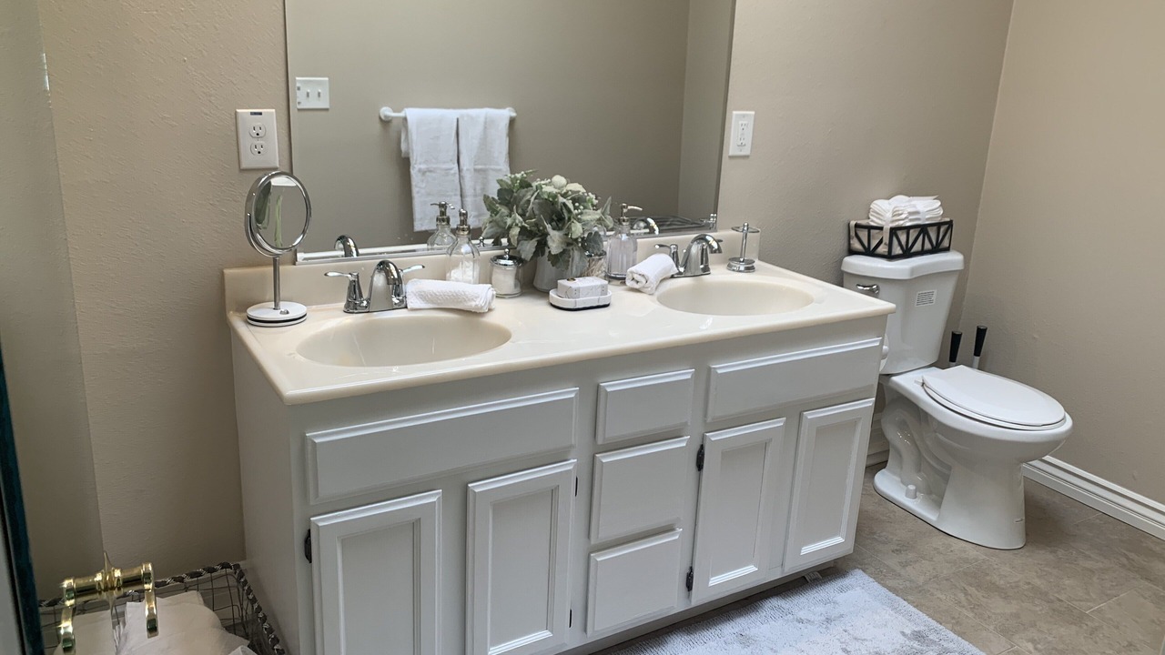 Photo of Bathroom in Alessandro Heights