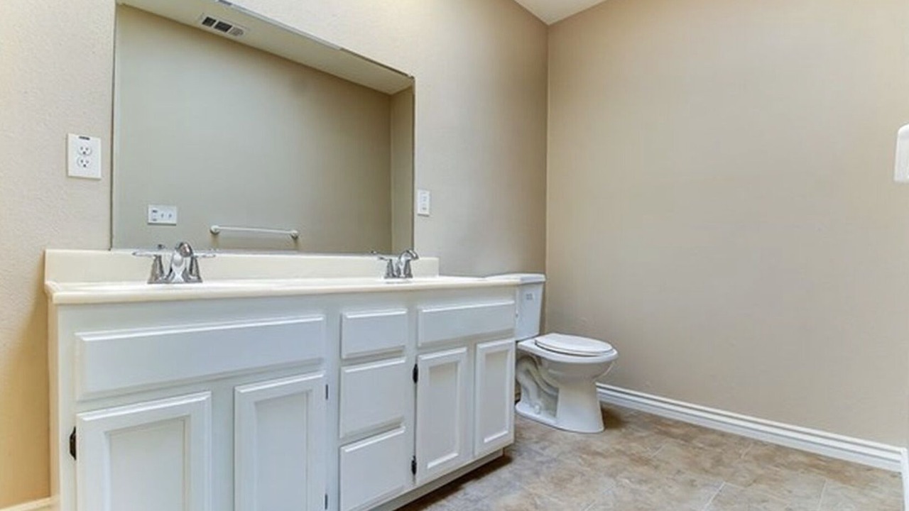 Photo of Bathroom in Alessandro Heights