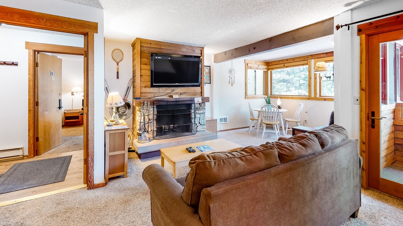Photo of Livingroom in Tahoe Woods