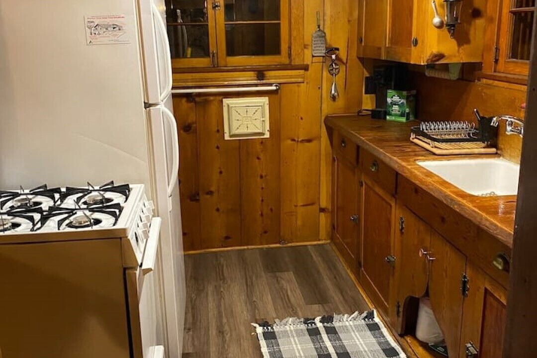 Photo of Kitchen in Forest Falls