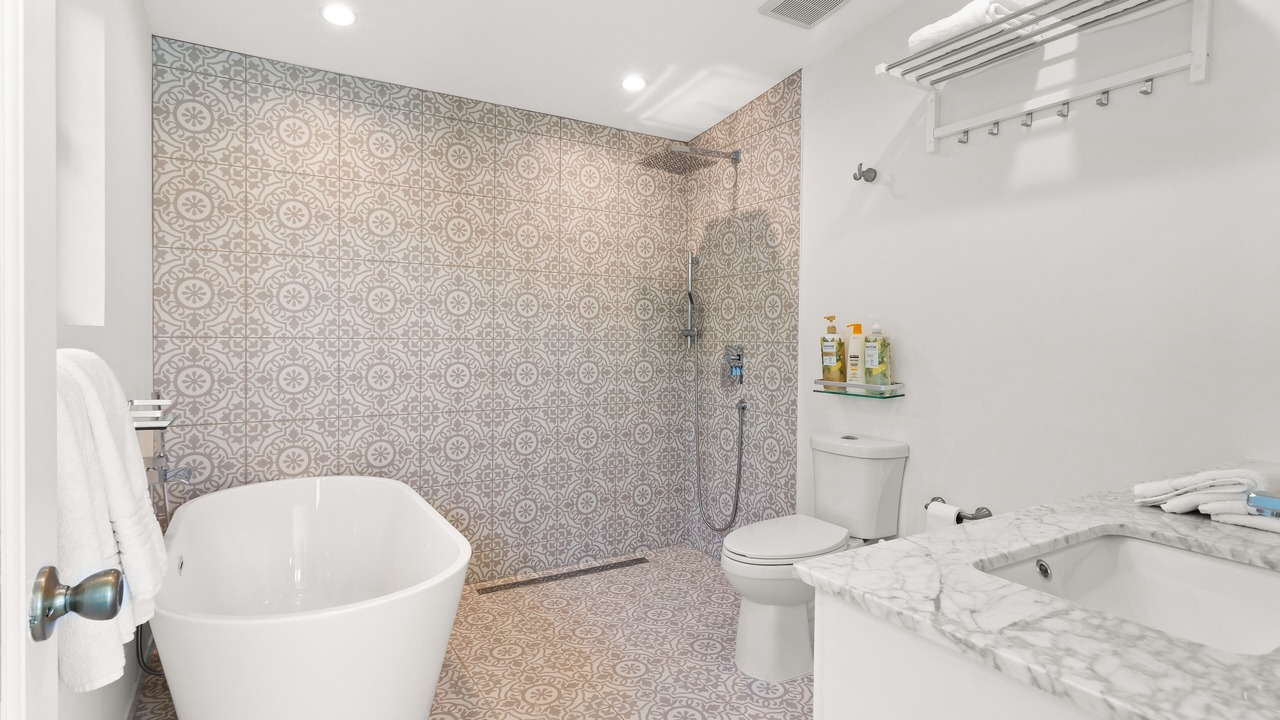 Photo of Bathroom in Araby Commons