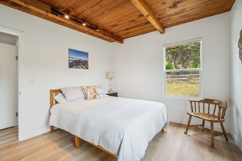 Photo of Bedroom in Timber Cove