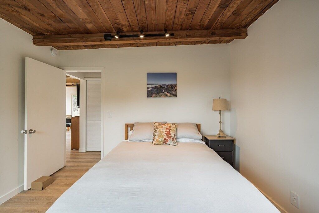 Photo of Bedroom in Timber Cove
