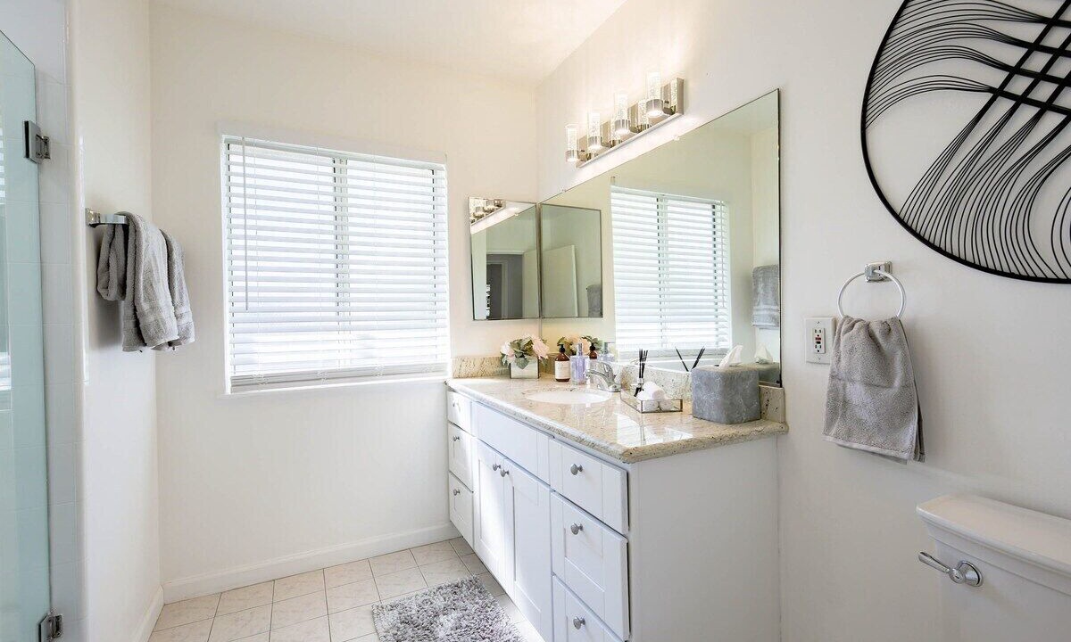 Photo of Bathroom in Los Angeles