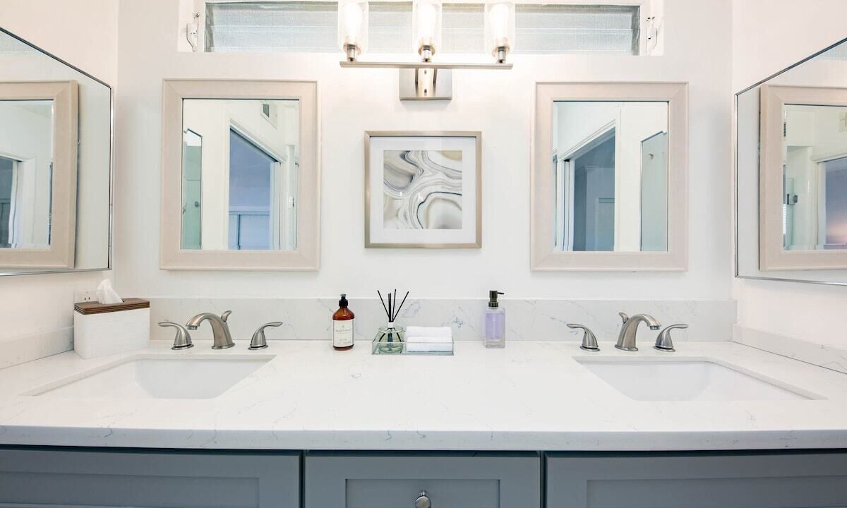 Photo of Bathroom in Los Angeles