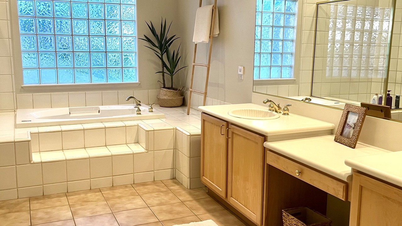 Photo of Bathroom in Araby