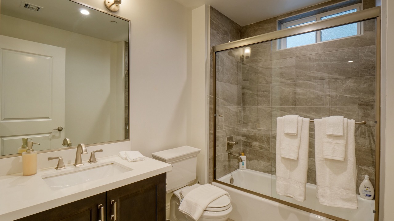 Photo of Bathroom in Pico - Robertson