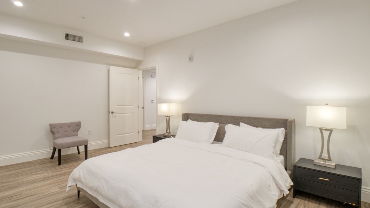 Photo of Bedroom in Pico - Robertson