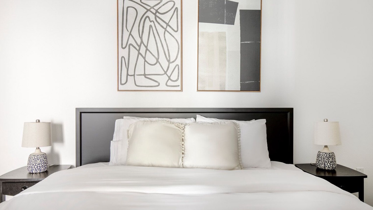 Photo of Bedroom in Warner Center