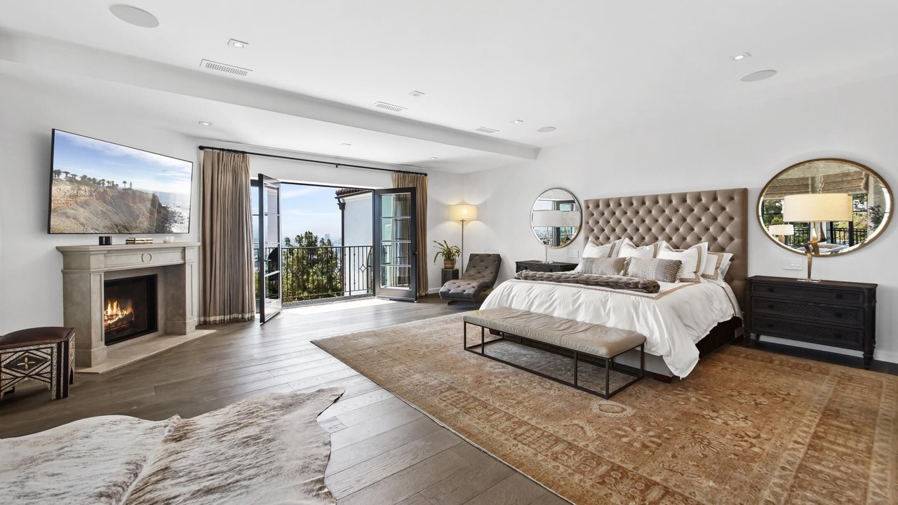 Photo of Bedroom in Hollywood Hills West